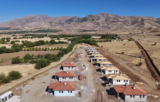 Elazığ'da Afet Konutları İçin Güneş Enerjili İçme Suyu Projesi Hızla İlerliyor