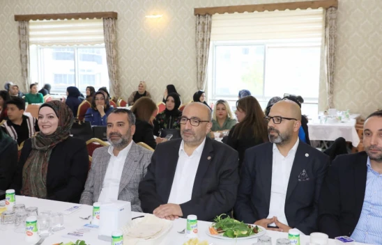 Elazığ'da Anneler Günü'ne Özel Anlamlı Program: Emekçi Kadınlar Unutulmadı