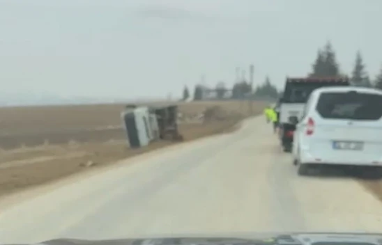 Elazığ'da Sürücüsünün Direksiyon Hakimiyetini Kaybettiği Araç Yan Yattı