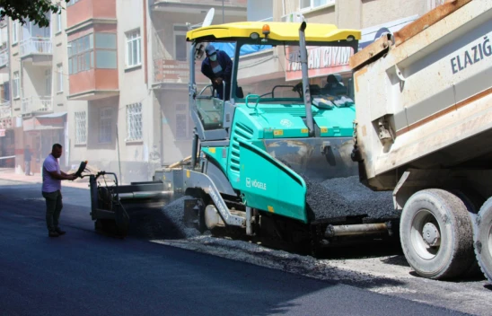Elazığ'da Asfalt Seferberliği Başladı: Nisan Ayında 22 Bin Ton Asfalt Serildi
