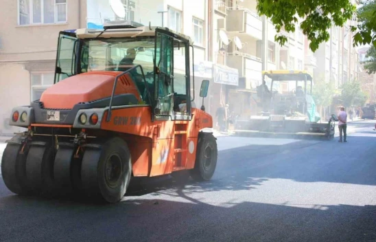 Elazığ'da asfaltlama çalışmaları sürüyor