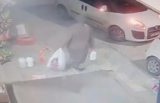 Elazığ'da ayran çalan kadın kameralara yakalandı