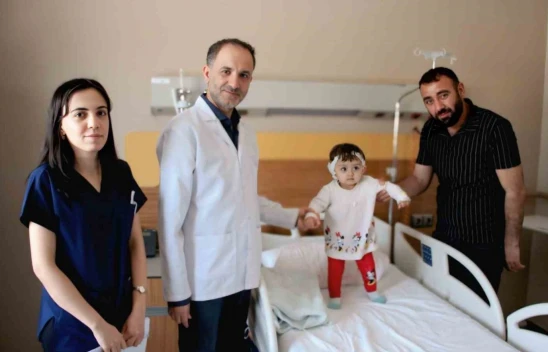 Elazığ'da Bir İlk: Biyonik Kulak Ameliyatı ile 2 Bebek Duymaya Başladı