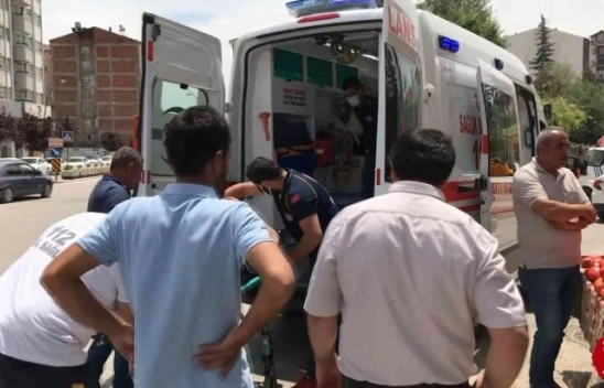 İstasyon Caddesinde Bıçaklı Kavga, 2 Ağır Yaralı