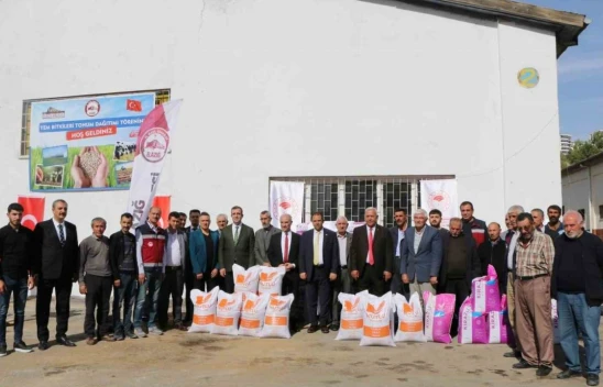 Elazığ'da bin 250 çiftçiye 1.8 milyon liralık yem bitkisi dağıtıldı