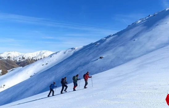 Elazığ'da Dağcılar Beyaza Bürünen 2 Bin 620 Metre Yüksekliğindeki Akdağ'a Tırmandı