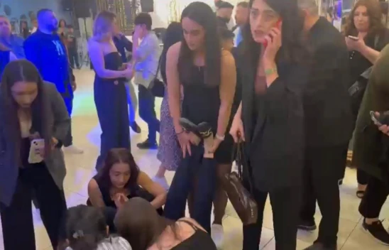 Elazığ'da depremde korkan kadın düğün salonunda bayıldı