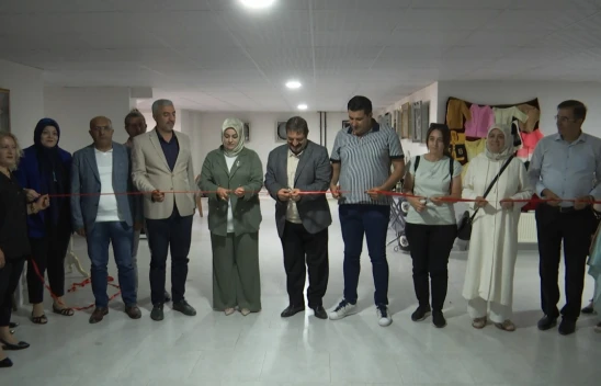 Elazığ'da El Emeği Göz Nuru Ürünler Sergilendi: Halk Eğitim Kursiyerlerinden Yıl Sonu Gösterisi