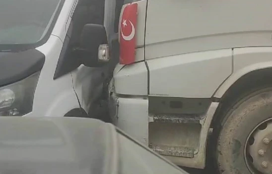 Elazığ'da Freni Boşalan Kamyon Park Halindeki 3 Aracı Biçti