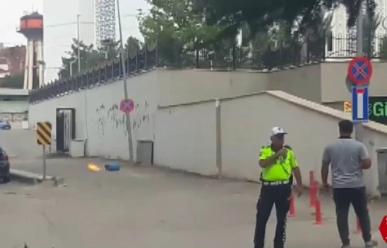 Alev Alan Tüpün Üzerine Atladı, Söndüremeyince 5 Katlı Binadan Boşluğa Bıraktı