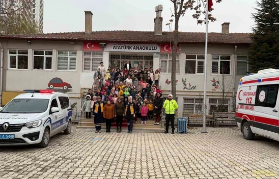 Elazığ'da Miniklere 'Fermuar Sistemi' Eğitimi: Yaşama Yol Ver Kampanyası Devam Ediyor