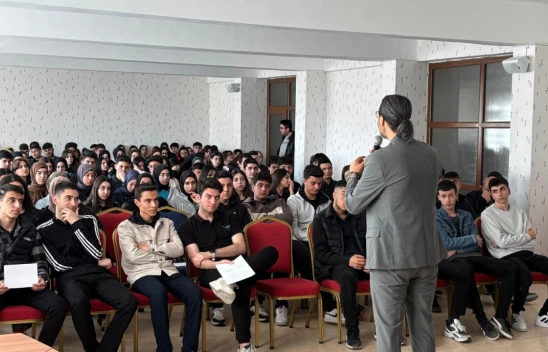 Elazığ'da 'Gelecek Sensin' ile Gençlere Eğitim Desteği Sürüyor