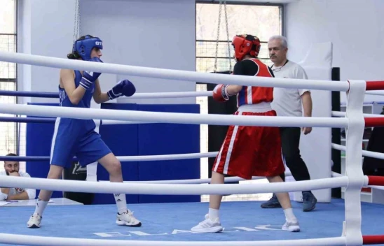 Elazığ'da Gençler Boks Müsabakaları Tamamlandı, 70 Sporcu Kıyasıya Mücadele Etti