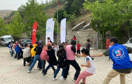 Elazığ'da gençlik merkezi gönüllüleri ortaokul öğrencileri için etkinlik düzenledi