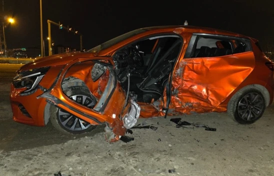 Elazığ'da hafif ticari araç ile otomobil çarpıştı: 3 yaralı