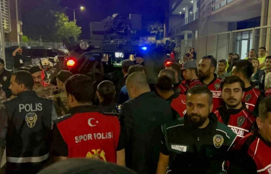 Elazığ'da hakem ve futbolcular zırhlı araçlarla staddan ayrıldı