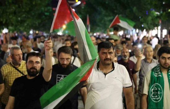 Elazığ'da Haniye İçin Gıyabi Cenaze Namazı ve Yürüyüş