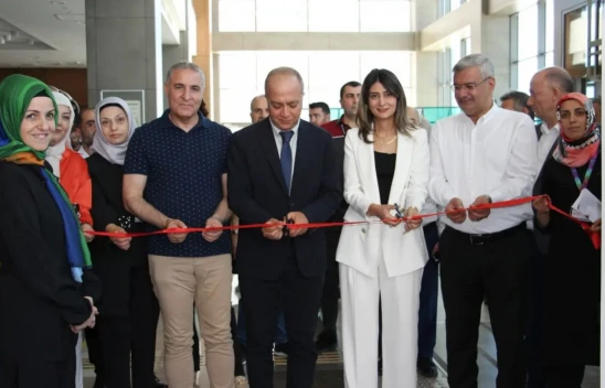 Elazığ'da hasta ve yakınlarının katkısı ile el işi ve resim sergisi açıldı
