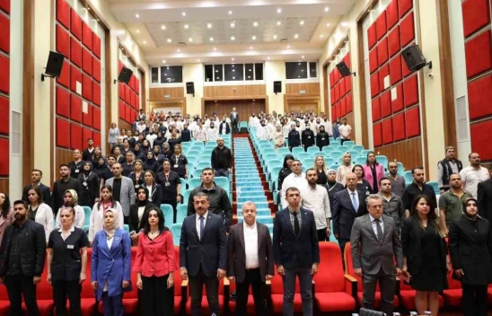 Elazığ'da Hemşireler ve Ebeler Günü Fırat Üniversitesi Hastanesi'nde Anlamlı Bir Programla Kutlandı