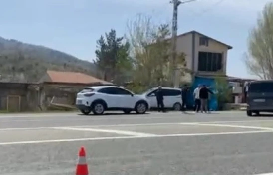 Elazığ'da iki araç çarpıştı: 4 yaralı