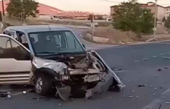 2 Ayrı Trafik Kazasında 2 Kişi Yaralandı