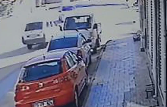 Rızaiye Mahallesinde iki otomobilin Çarpışması Kameraya Yansıdı !