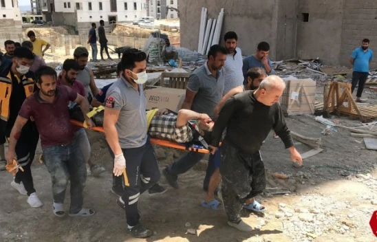 Çaydaçıra Mahallesinde İnşaatın İskelesinden Düşen İşçi Yaralandı