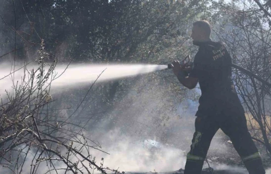 Elazığ'da itfaiye ekipleri bir günde 73 yangına müdahale etti