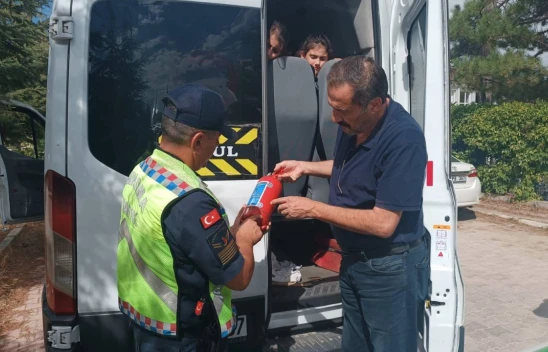 Elazığ'da Jandarma Okul Çevrelerini ve Servis Araçlarını Denetledi