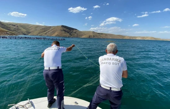 Elazığ'da Jandarmadan Kaçak Av Operasyonu: 65 Kilo Balık Ele Geçirildi