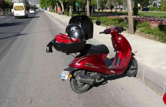 Elazığ'da Kadın Sürücü Motosiklet İle Yayaya Çarptı, 2 Yaralı