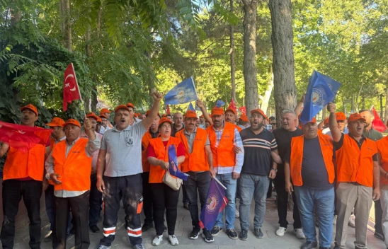 Elazığ'da Kamu İşçileri Alanlara İndi: 'Sadaka Değil, Hakkımızı İstiyoruz!'