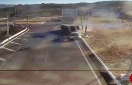 Kömürhan Köprüsünde Meydana Gelen Kaza Kameralara Yansıdı