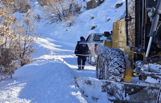 Elazığ'da kar 407 köy yolunu ulaşıma kapattı, ekipler teyakkuzda