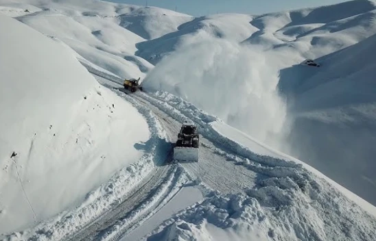 Elazığ'da Kar Beklentisi Sürüyor: Bingöl Beyaza Büründü
