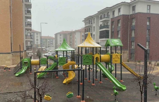 Elazığ'da Kar Yağışı Etkisini Gösterdi: Meteoroloji'den Uyarı