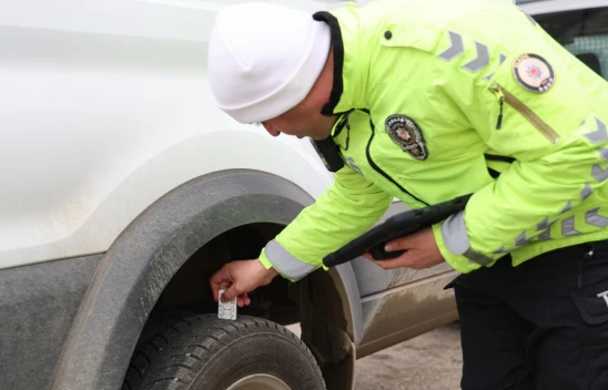 Elazığ'da Kış Lastiği Denetimi, Trafik Ekiplerinden Sürücülere Uyarı ve Bilgilendirme