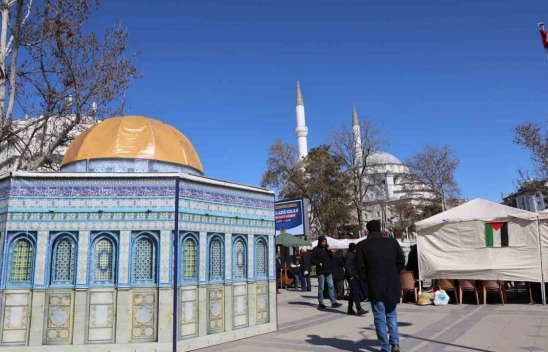 Elazığ'da 15 Temmuz Demokrasi Meydanı'nda Kubbetüs Sahra Maketi Yapıldı