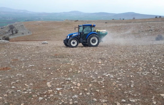 Elazığ'da Meralar Gübreleniyor: Hayvancılığa Büyük Destek!