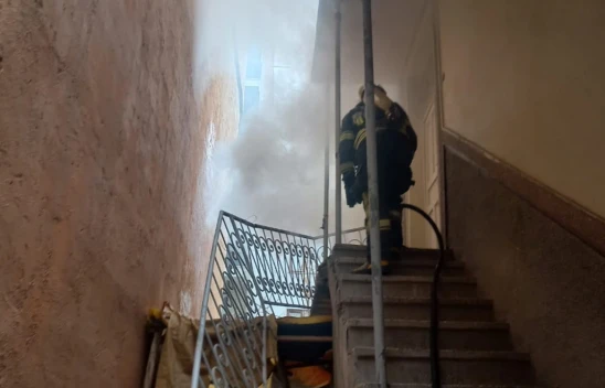 Elazığ'da Metruk Binada Çıkan Yangın Kısa Sürede Söndürüldü