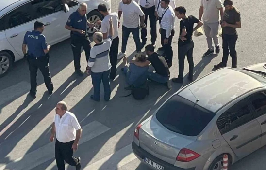 Elazığ'da minibüsün çarptığı kadın yaralandı