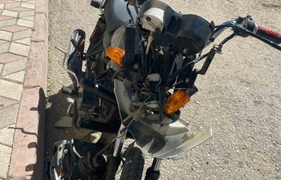 Motosiklet Duvara Çarptı Sürücüsü Yaralandı