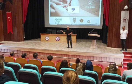 Fırat Üniversitesi Hastanesi Çalışanlarına Narkorehber Eğitimi Verildi