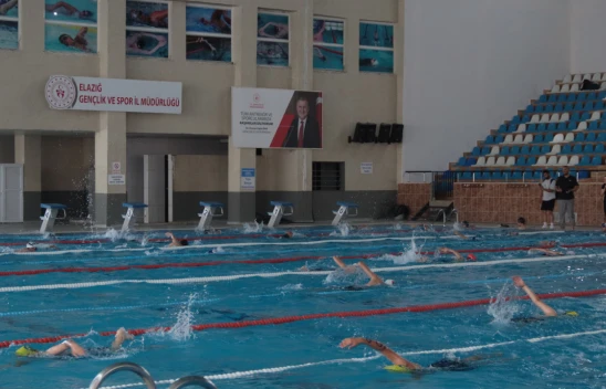 Elazığ'da Nefes Kesen Aquatlon Şampiyonası Gerçekleştirildi