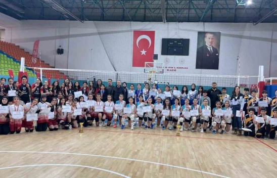 Elazığ'da okul sporları voleybol müsabakaları sona erdi