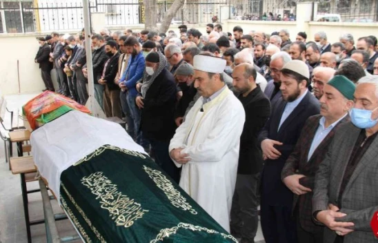 Korkunç Cinayette Öldürülen Anne ve Kızı Son Yolculuklarına Uğurlandı