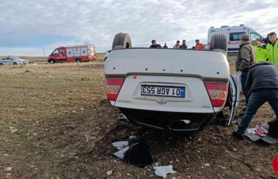 Elazığ'da otomobil takla attı: 2 yaralı