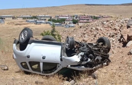 Karakoçan'da otomobil takla attı: 1 yaralı