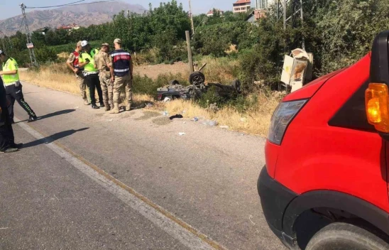 Elazığ'da otomobil takla attı: 5 yaralı