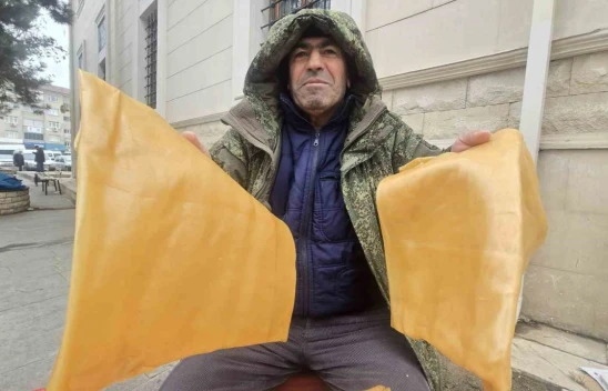 Elazığ'da özel toprakla mayalanan kış tatlısı 'pestil' tezgahlarda